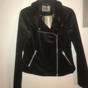 Velvet black jacket with zippers